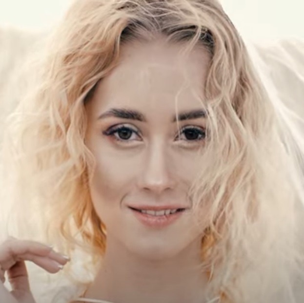 Lana R. Kissa releases the original song “Hallelujah” as a praise to God for religious wedding ceremonies